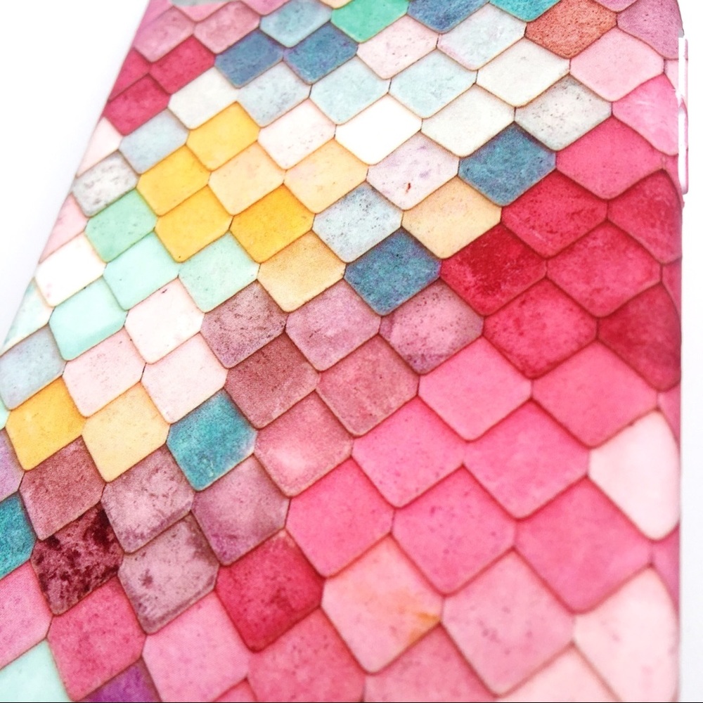NEW iPhone 7/7+/8/8+ Case Rainbow Mermaid Scales - Picture 4 of 6